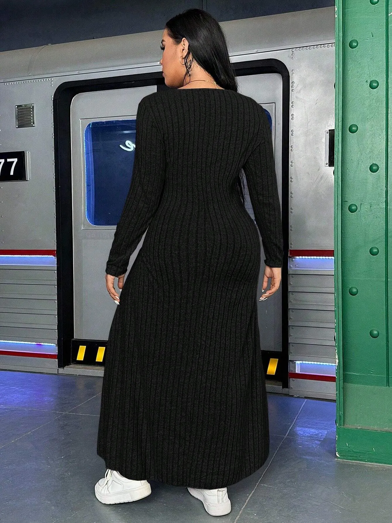 SHEIN Plus Solid V Neck Ribbed Knit Dress