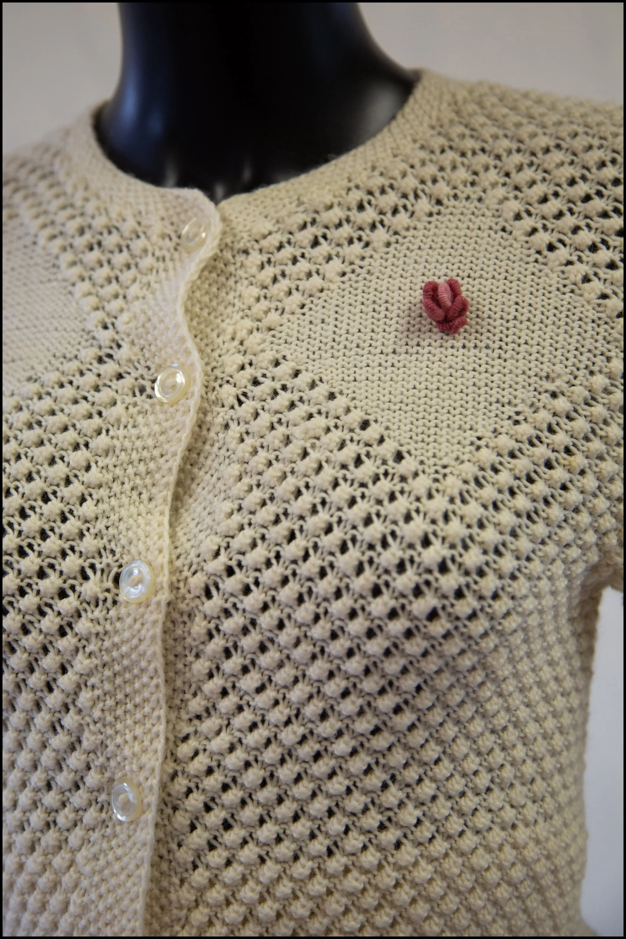 Vintage 1970s Cream Hand Knit Wool Rose Cardigan